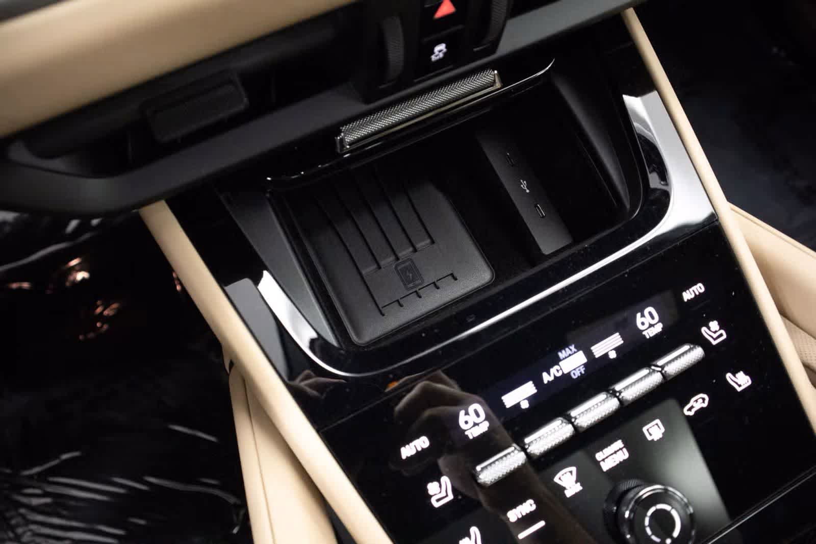Certified 2025 Porsche Cayenne Coupe image 30