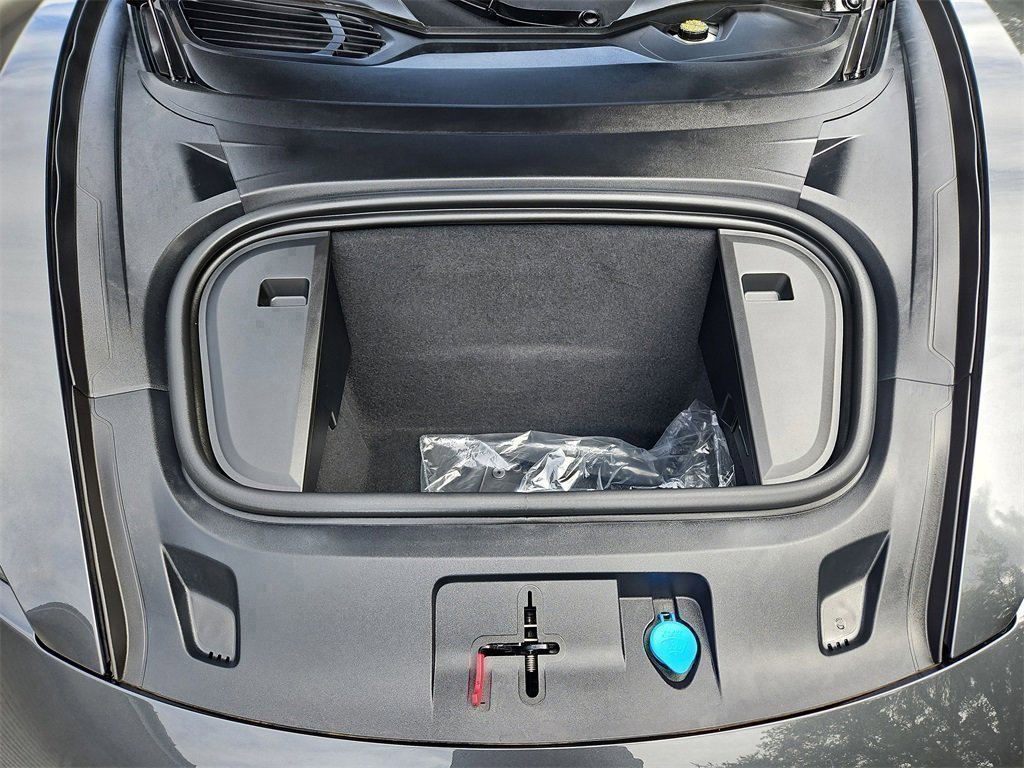 Certified 2025 Porsche Taycan image 40