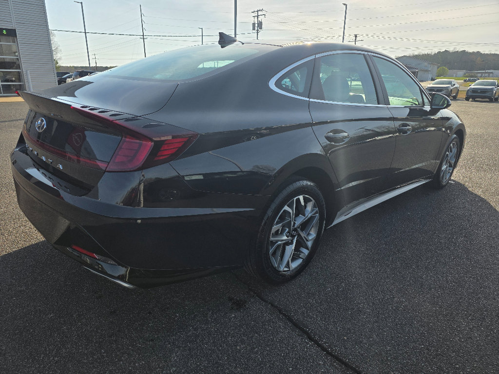 Used 2023 Hyundai Sonata SEL image 3