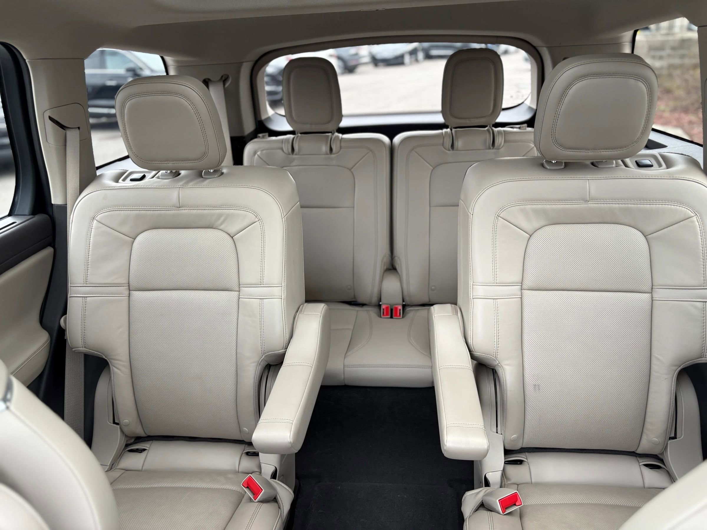 Used 2023 Lincoln Aviator Reserve w/ Equipment Group 201A AWD/4WD image 10