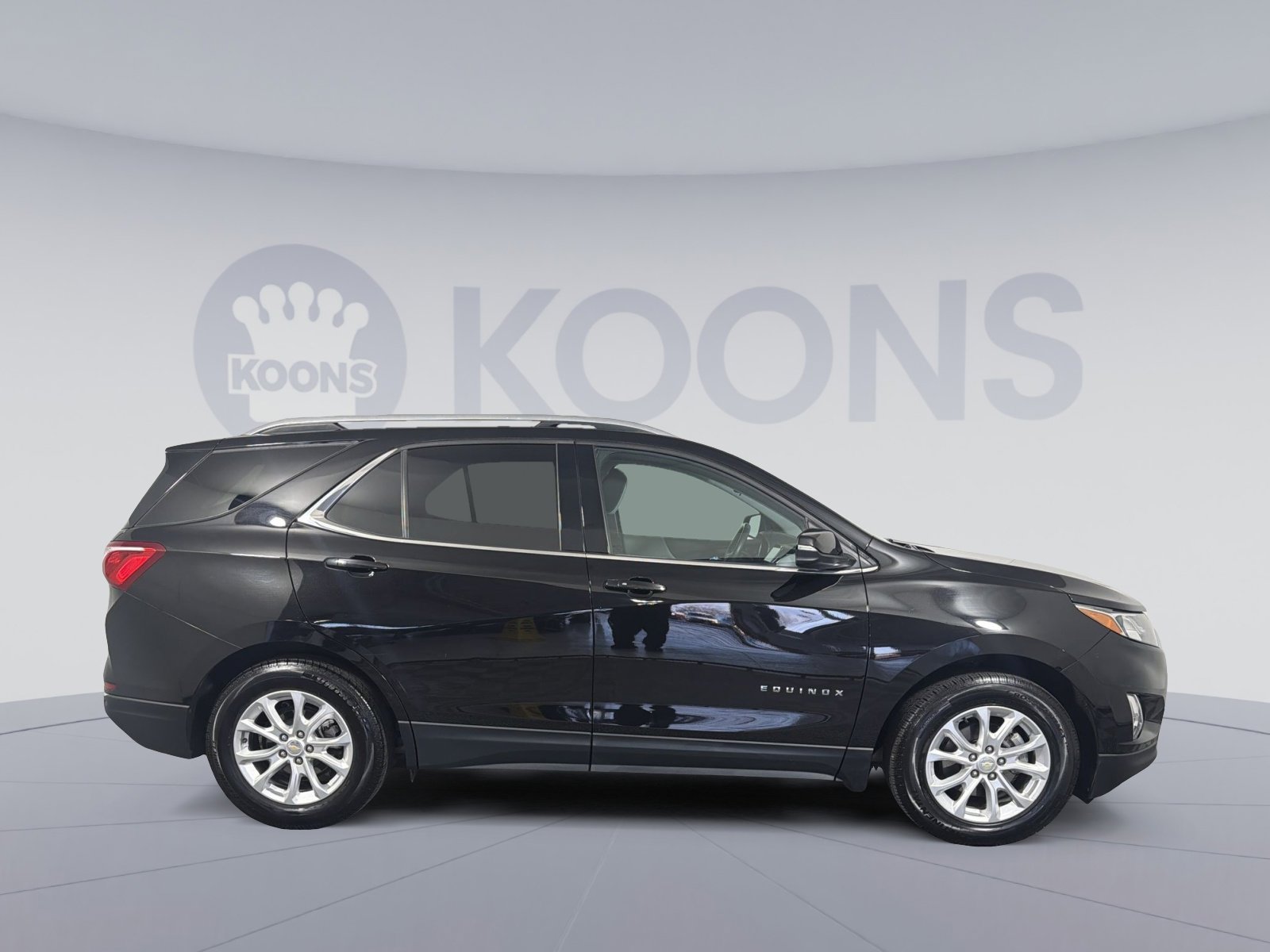 Used 2019 Chevrolet Equinox LT w/ Sun & Navigation Package image 8