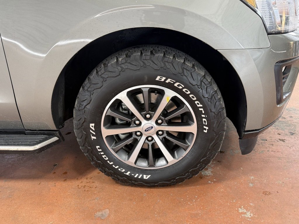 Used 2019 Ford Expedition XLT w/ Equipment Group 202A image 8