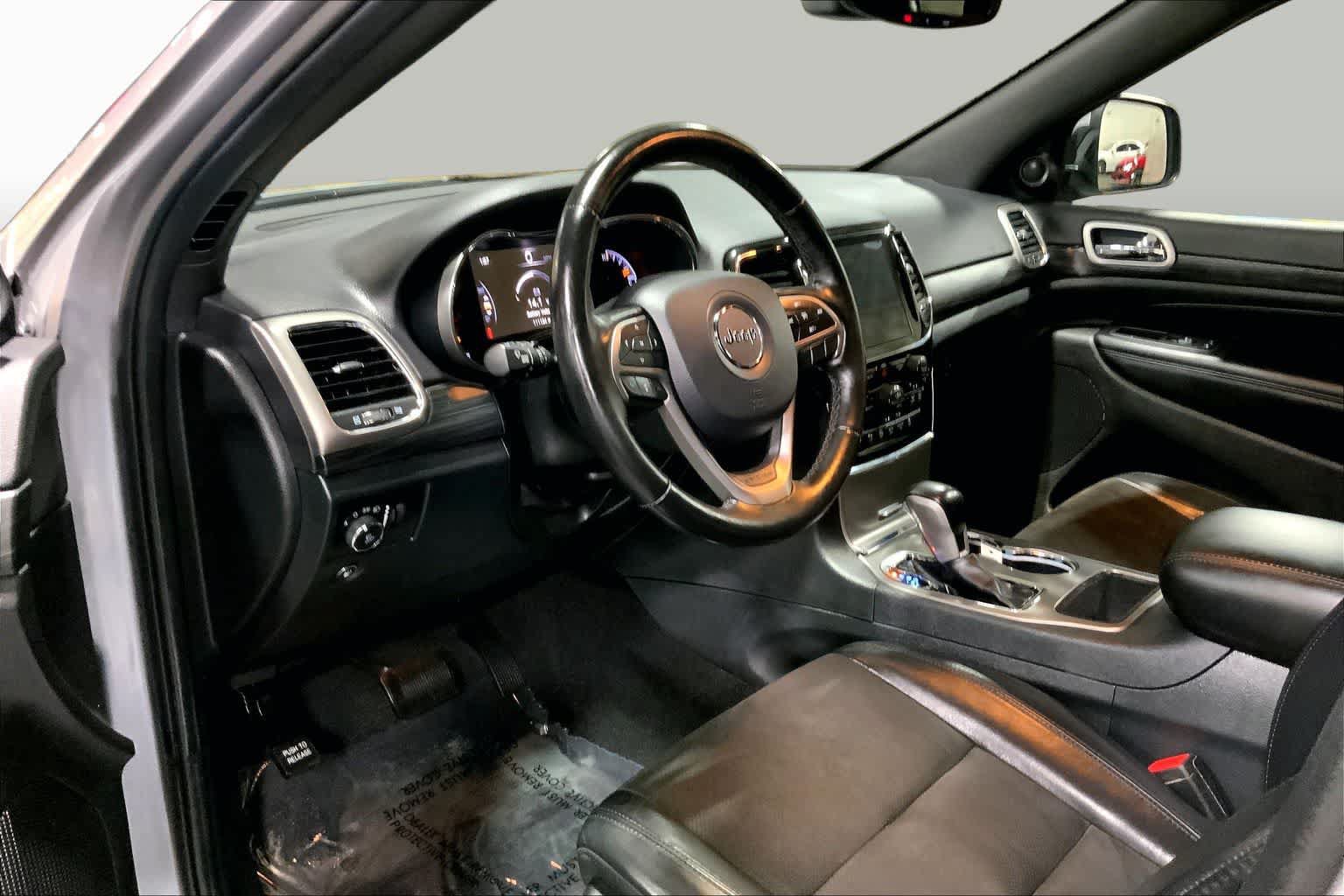 Used 2020 Jeep Grand Cherokee Altitude AWD/4WD image 18