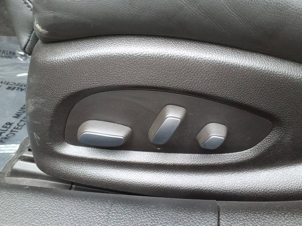 Used 2016 Cadillac CTS Premium image 13