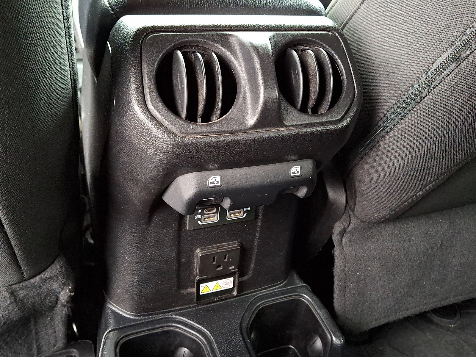 Used 2021 Jeep Gladiator Sport image 11