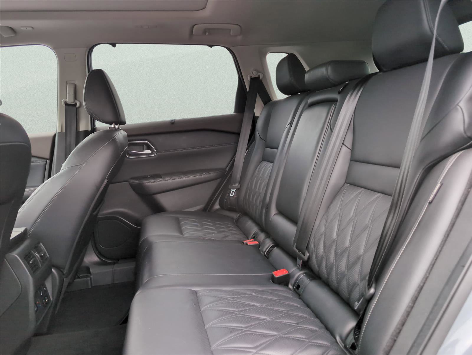 Used 2022 Nissan Rogue Platinum w/ Head-Up Display Package image 29