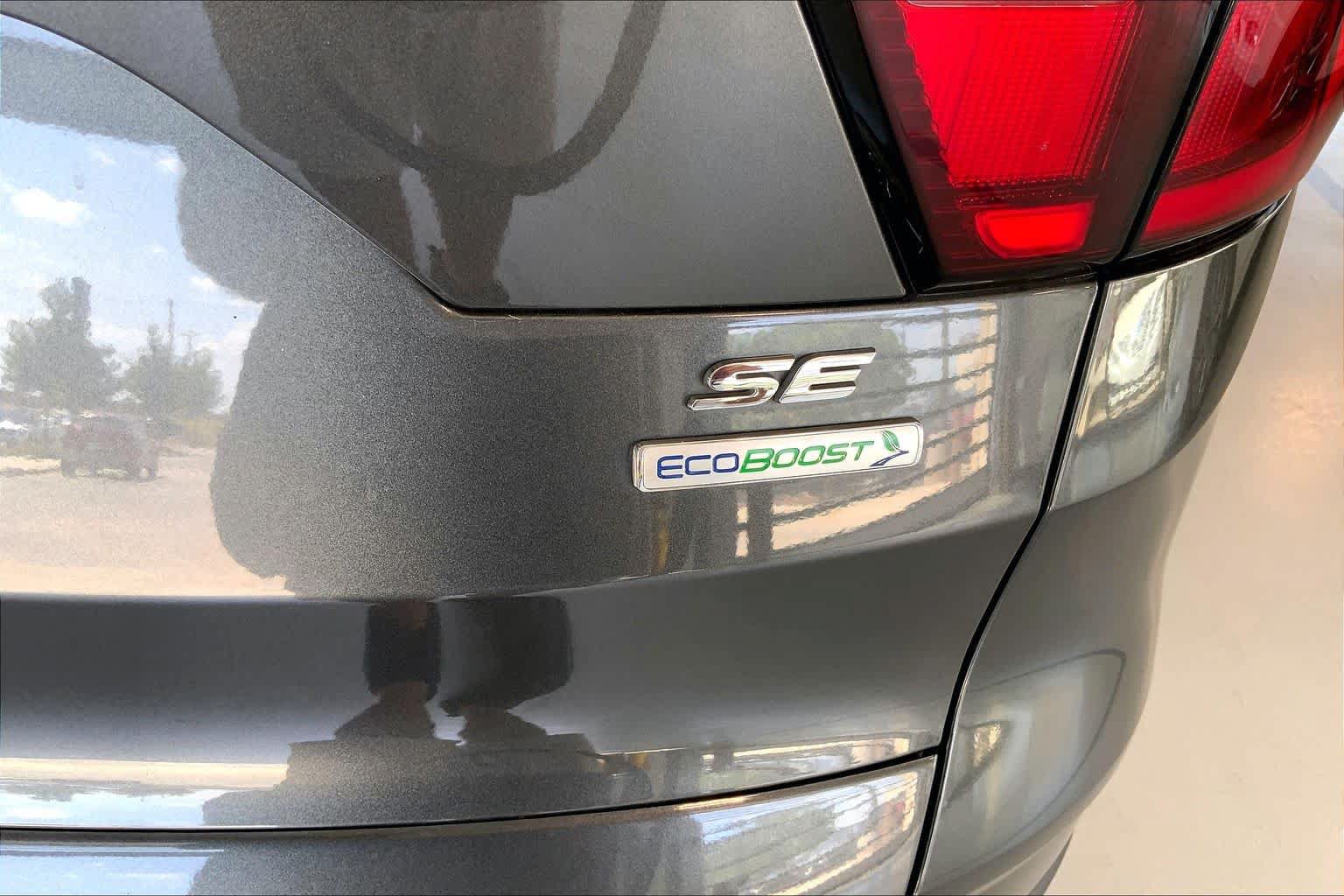 Used 2019 Ford Escape SE FWD image 10