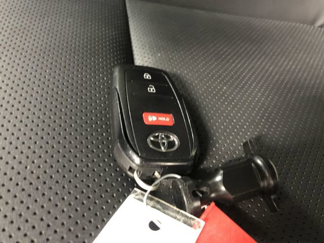 Used 2024 Toyota Prius XLE AWD/4WD image 30