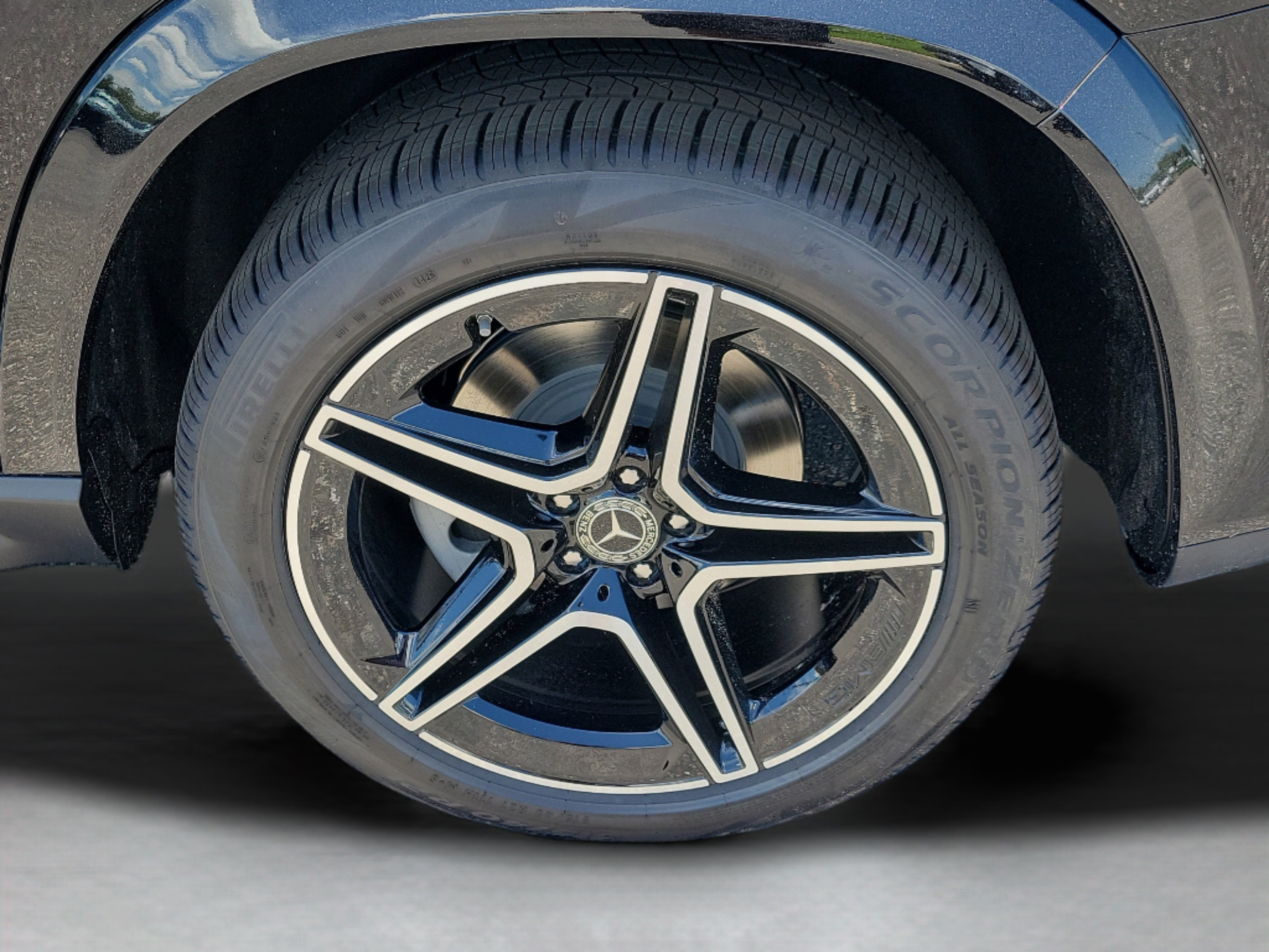 New 2026 Mercedes-Benz GLS 450 4MATIC image 25