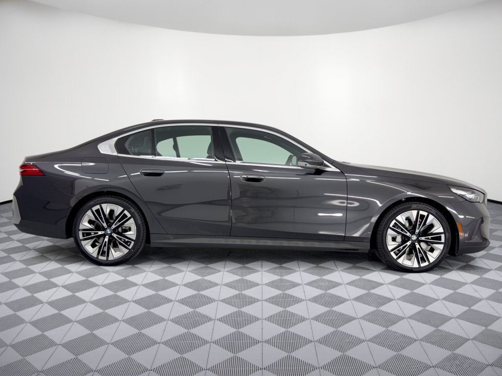 Certified 2026 BMW 530i RWD image 8