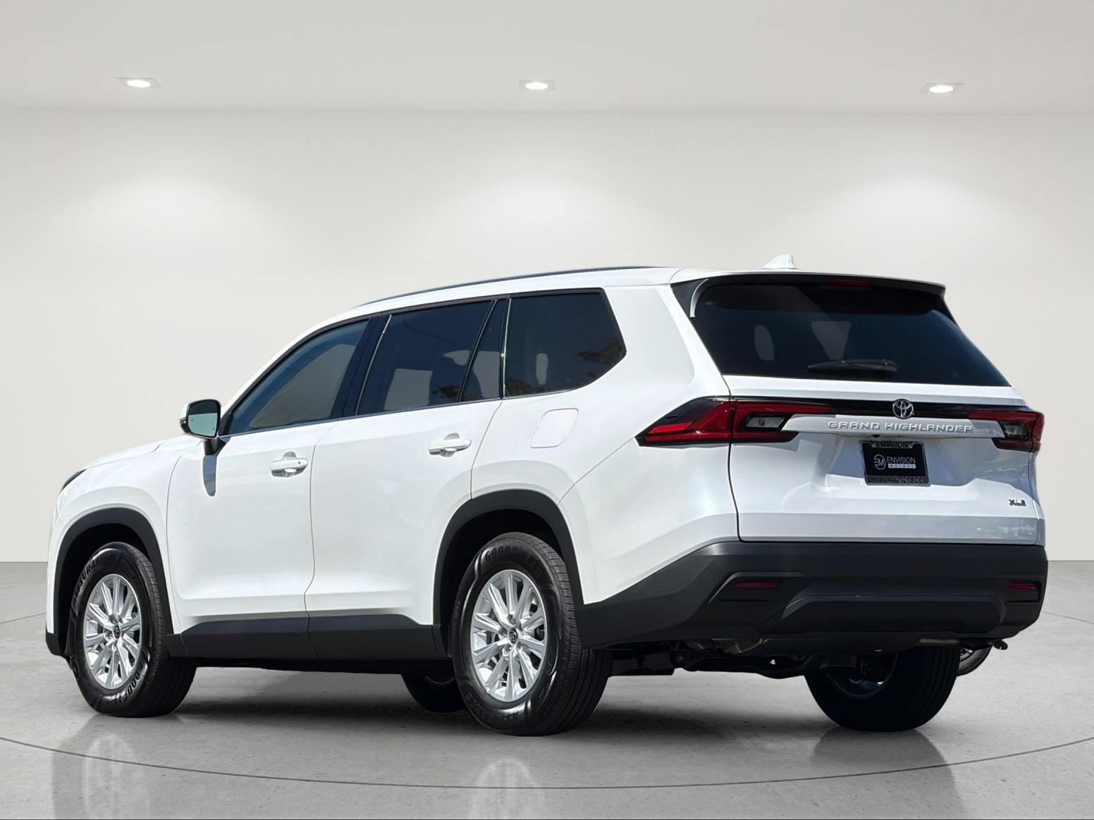 Used 2026 Toyota Grand Highlander FWD image 3