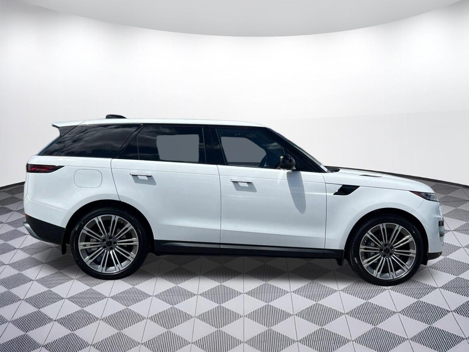 New 2026 Land Rover Range Rover Sport SE AWD/4WD image 6
