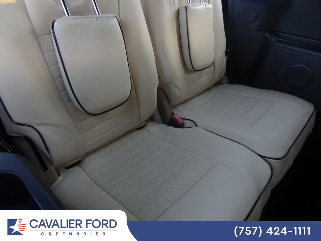 Used 2016 Ford Explorer XLT w/ Equipment Group 202A AWD/4WD image 23