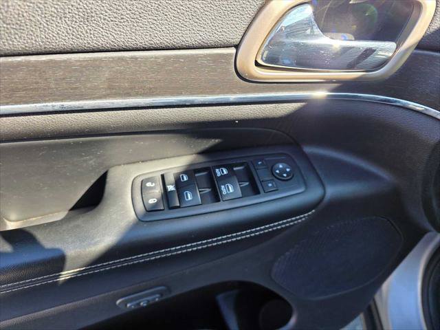 Used 2017 Jeep Grand Cherokee Limited AWD/4WD image 22