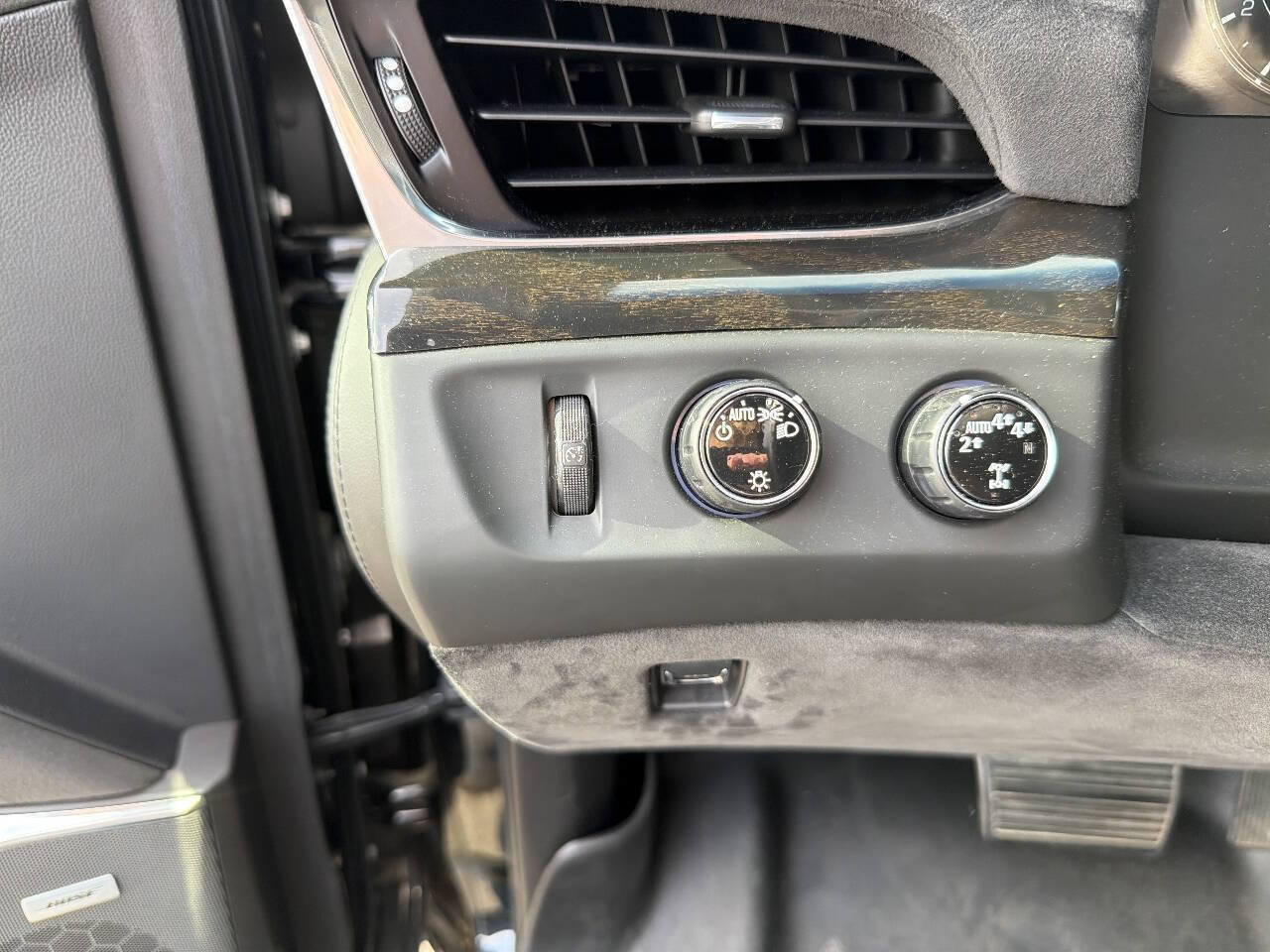 Used 2018 Cadillac Escalade Platinum AWD/4WD image 35