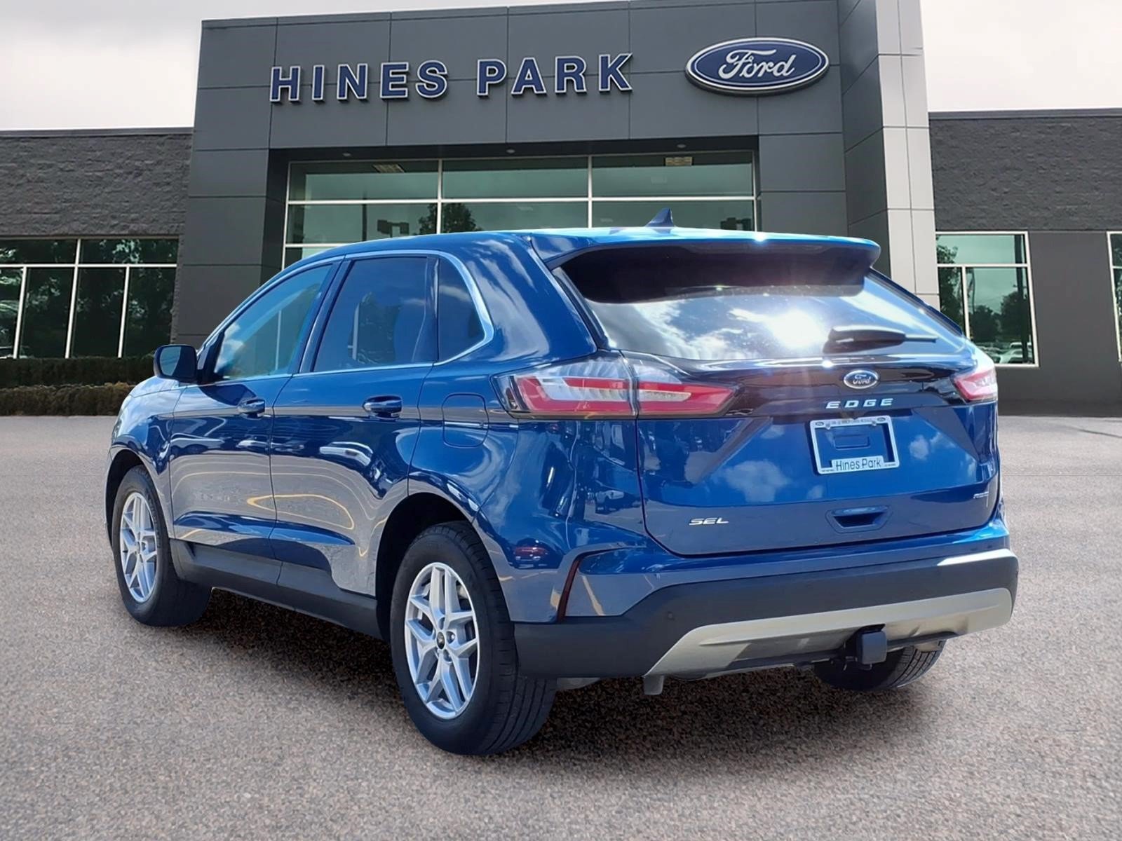 Used 2024 Ford Edge SEL w/ Convenience Package AWD/4WD image 5