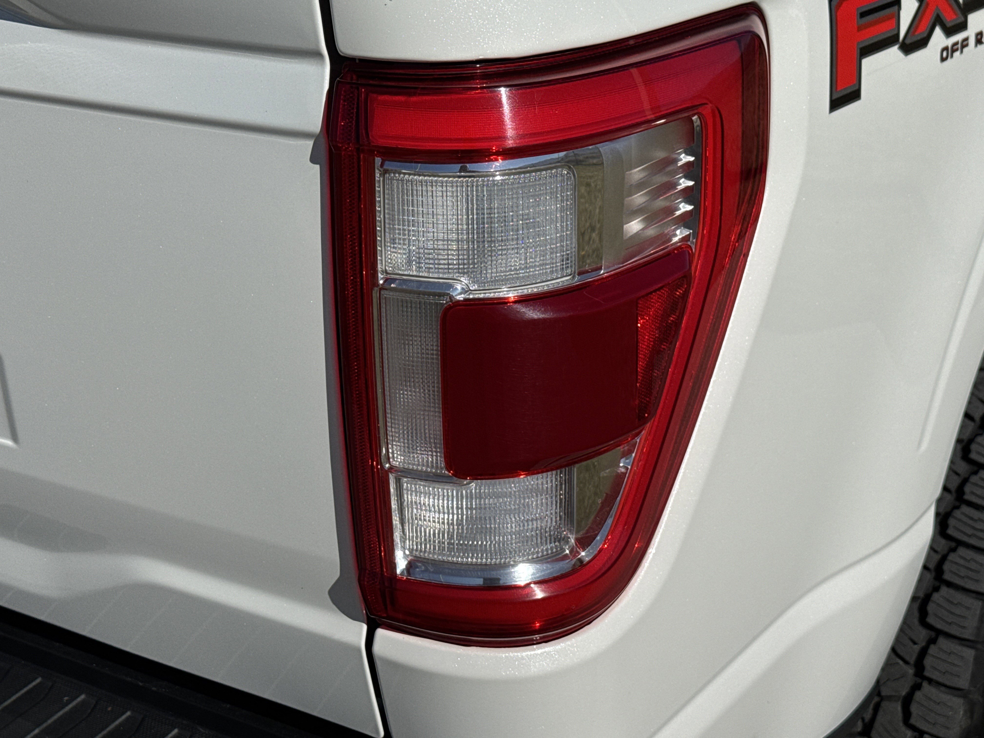 Used 2022 Ford F150 Lariat w/ Max Trailer Tow Package image 11