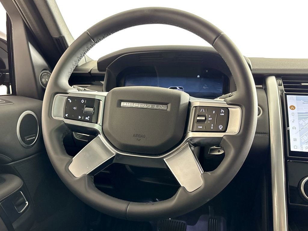 Used 2025 Land Rover Discovery S AWD/4WD image 18