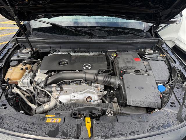 Used 2021 Mercedes-Benz GLB 250 w/ Premium Package image 8