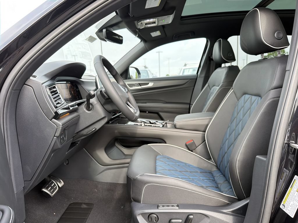 New 2026 Volkswagen Atlas Cross Sport SEL Premium R-Line AWD/4WD image 11