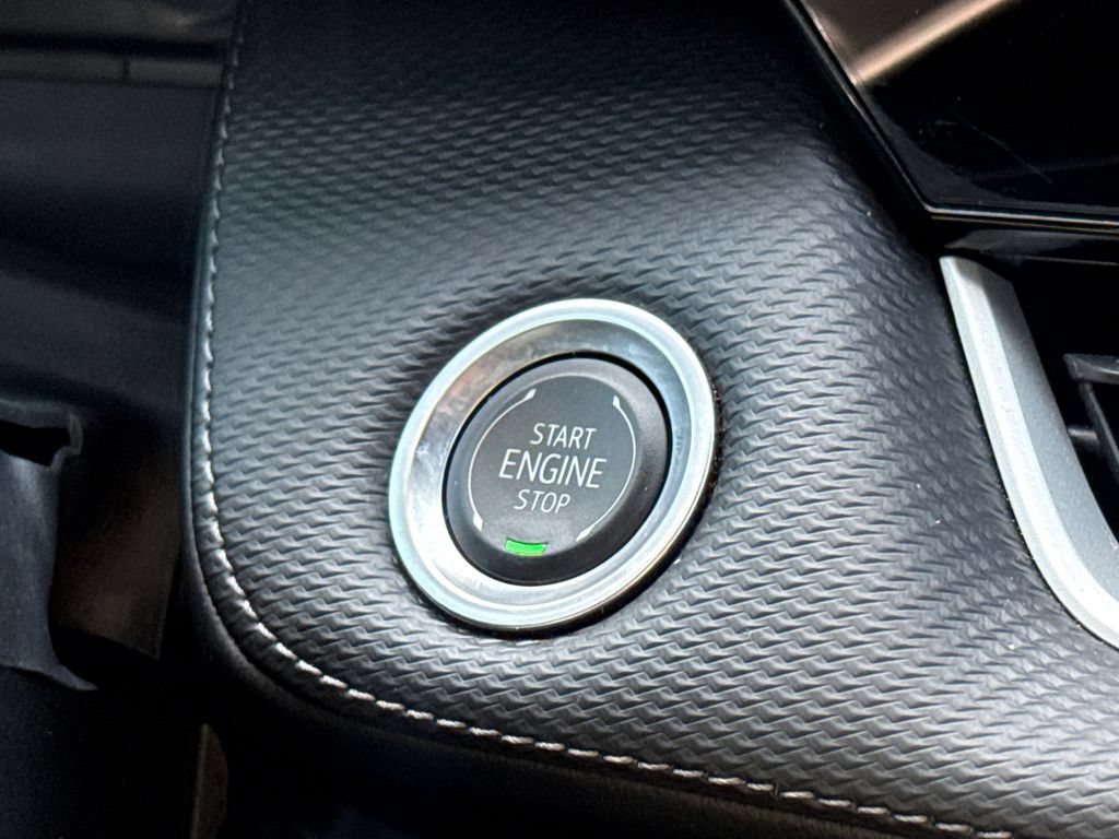 Used 2025 Chevrolet Equinox LT w/ Safety and Technology Package FWD image 26