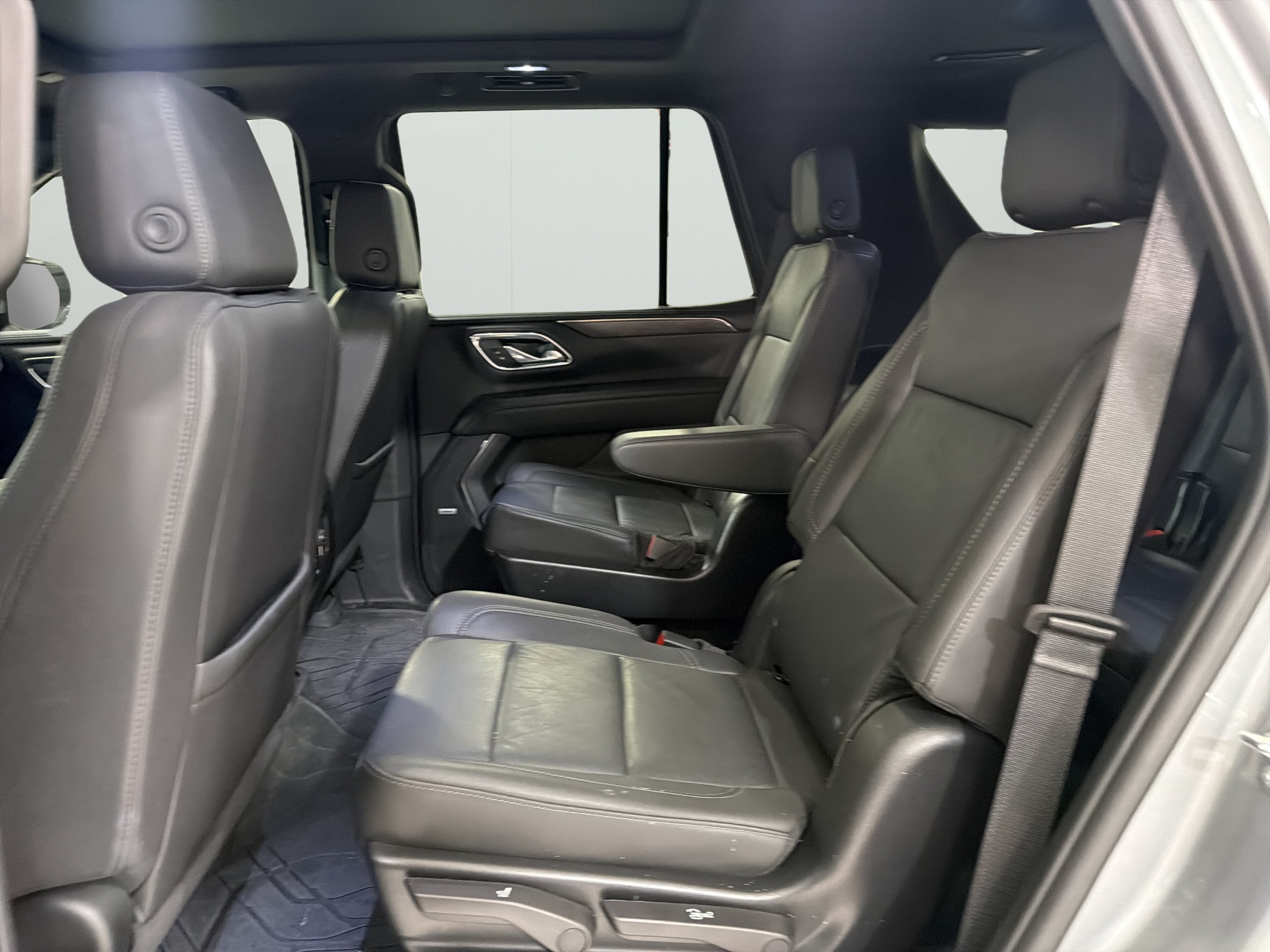 Used 2024 Chevrolet Tahoe LT w/ LT Signature Plus Package RWD image 10