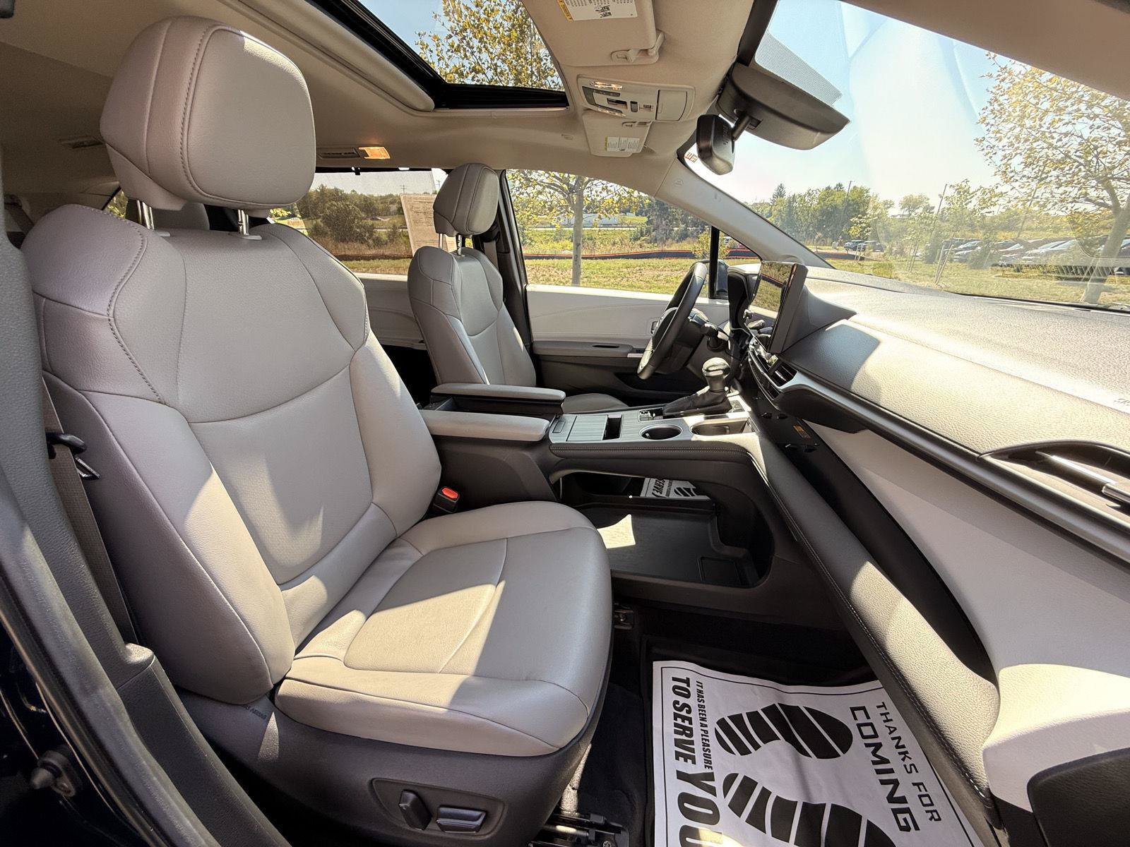 Used 2025 Toyota Sienna XLE w/ XLE Plus Package AWD/4WD image 23