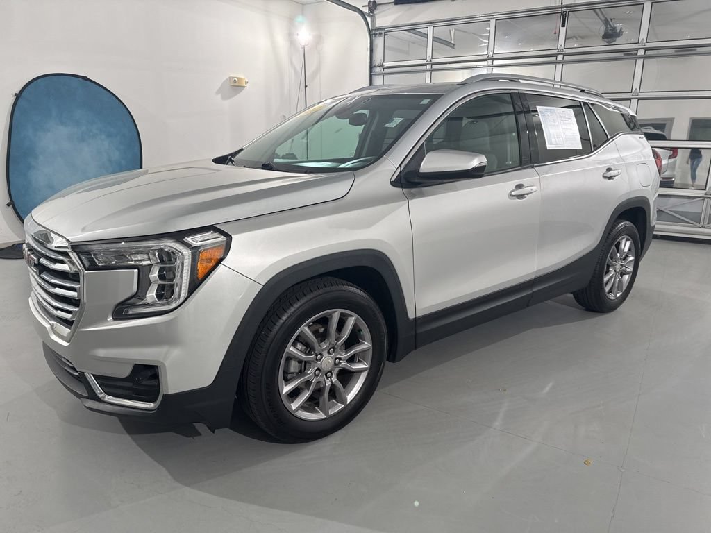Used 2022 GMC Terrain SLT FWD image 3