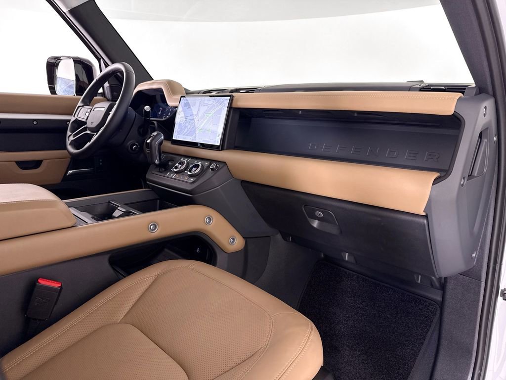 Used 2025 Land Rover Defender 130 S image 13