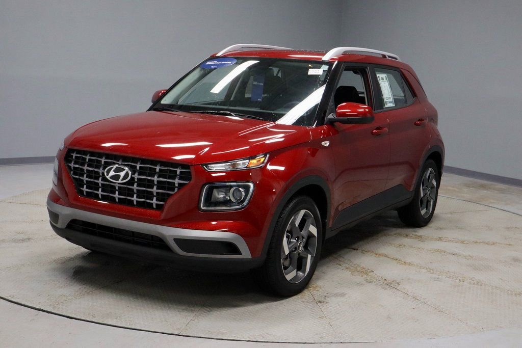 Certified 2025 Hyundai Venue SEL image 10
