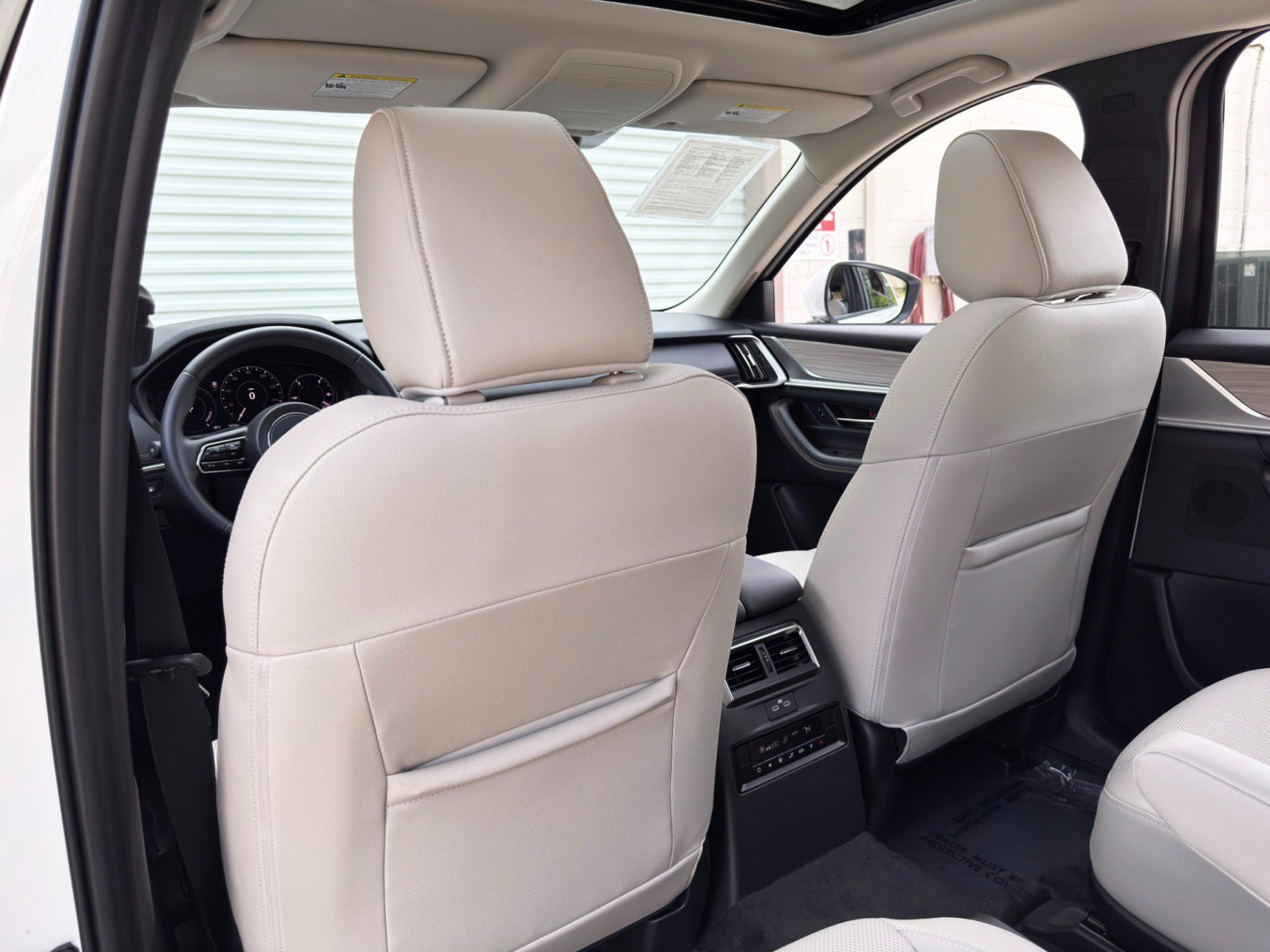 Used 2024 MAZDA CX-90 Plug-In Hybrid w/ Preferred AWD/4WD image 34