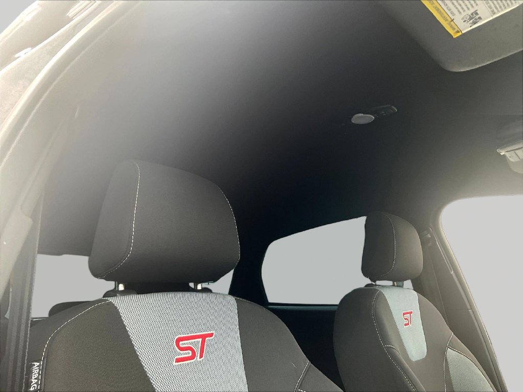 Used 2018 Ford Focus ST FWD image 27