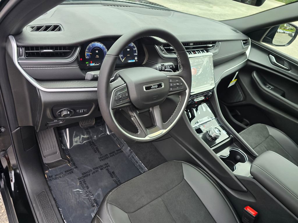 New 2025 Jeep Grand Cherokee L Altitude image 23