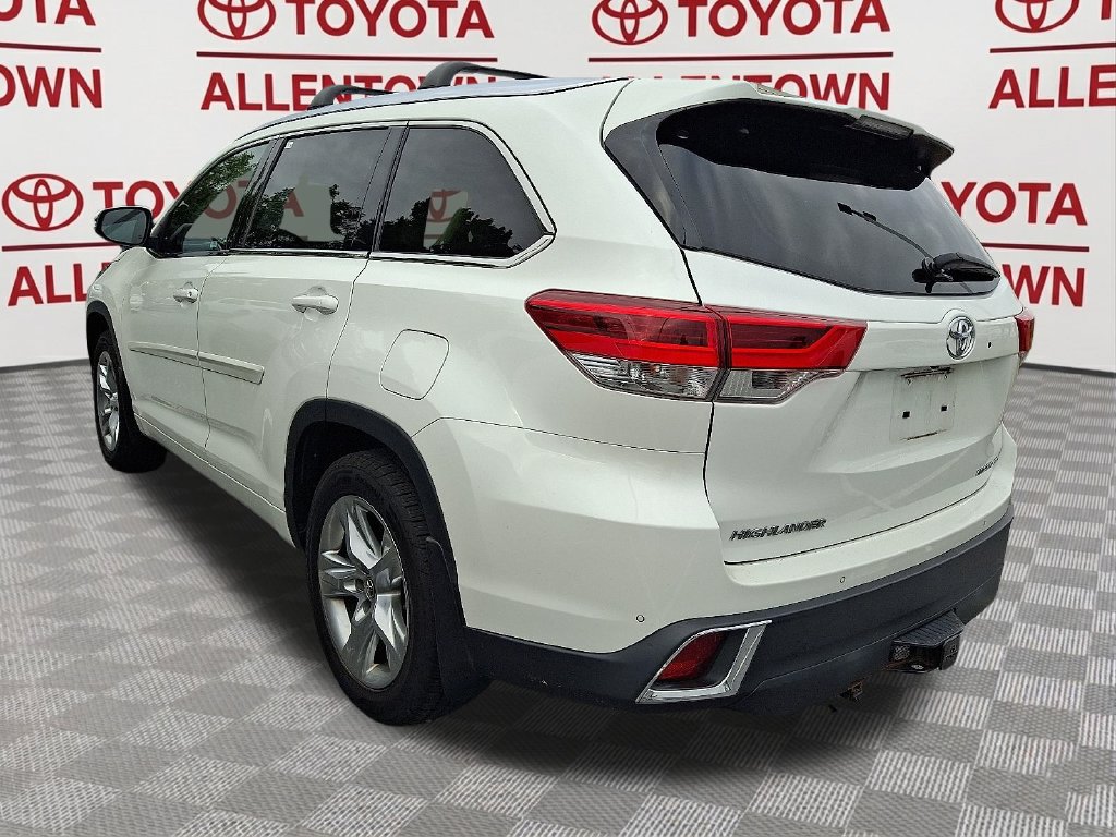 Used 2018 Toyota Highlander Limited AWD/4WD image 4