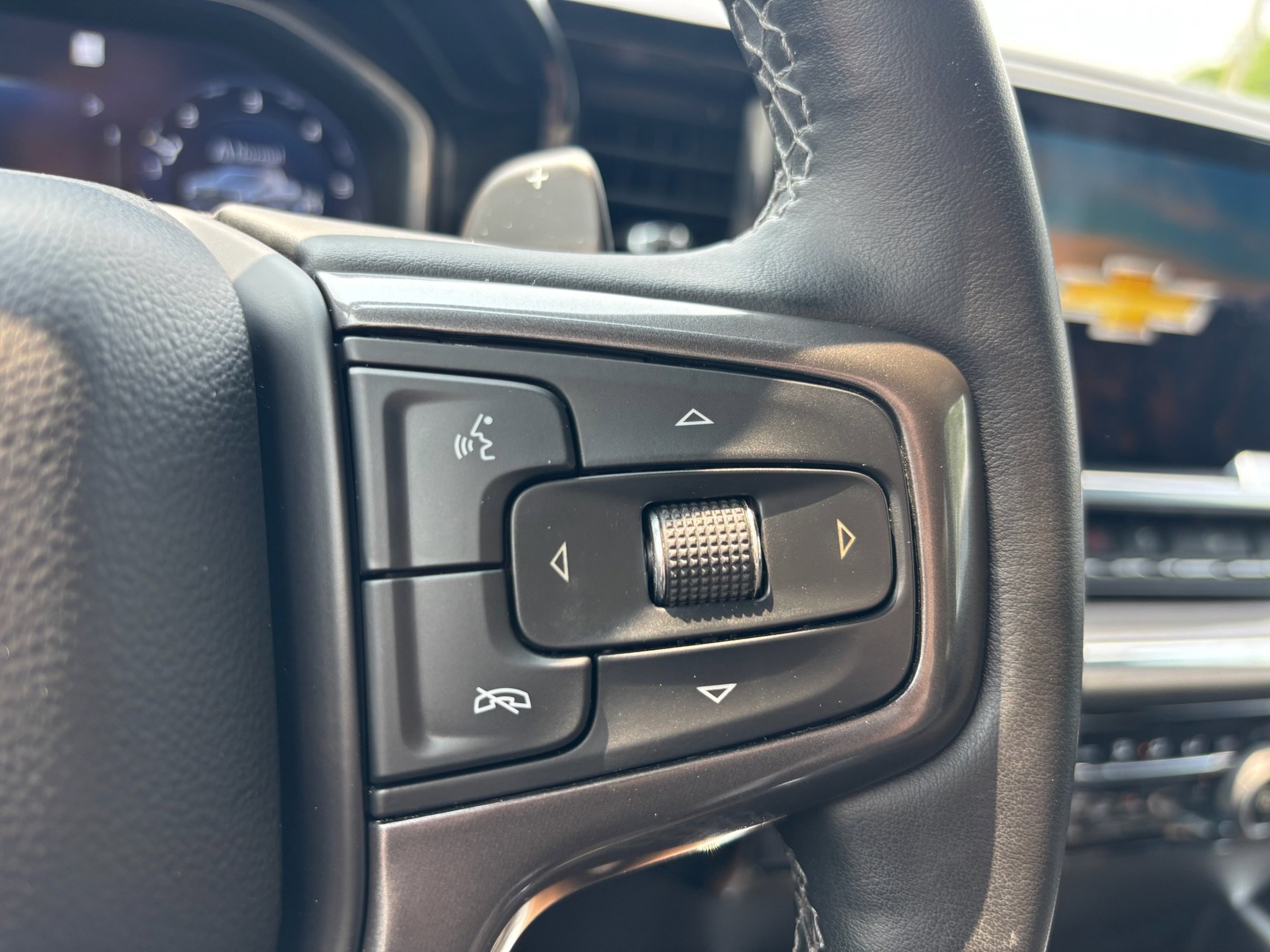 Used 2023 Chevrolet Silverado 1500 High Country w/ High Country Premium Package image 16