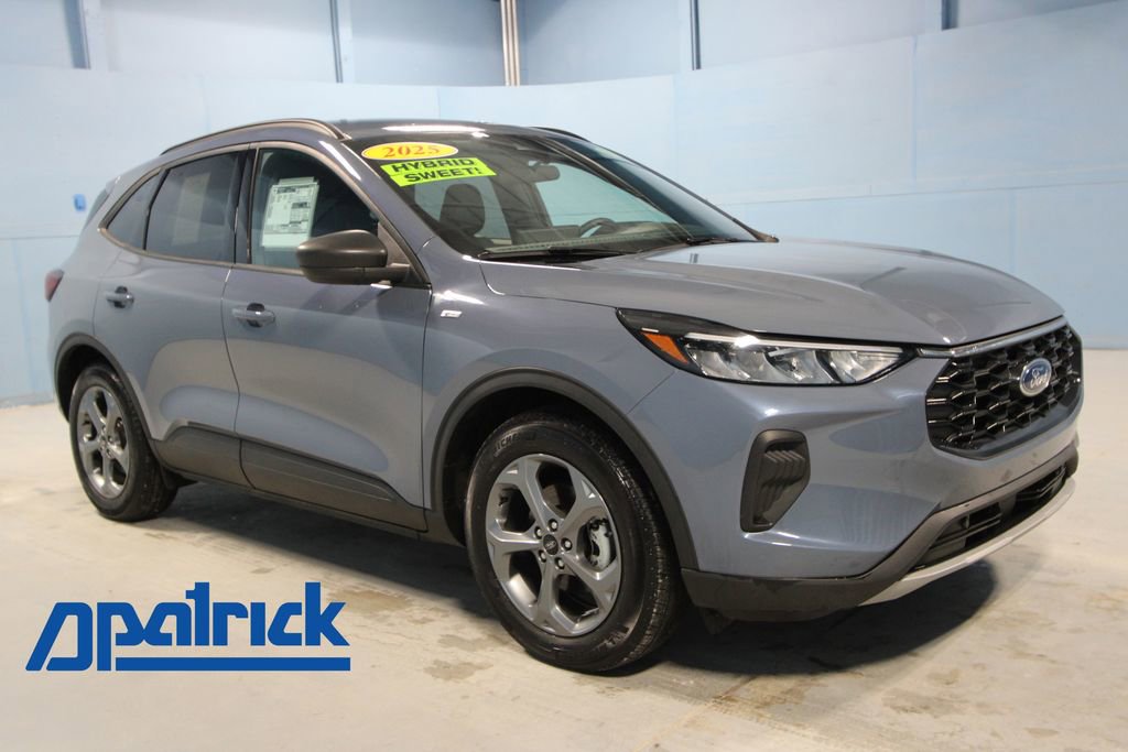 Used 2025 Ford Escape ST-Line w/ Equipment Group 301A image 1