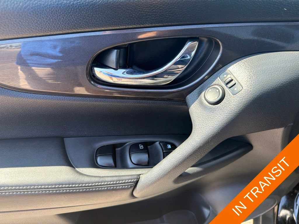 Used 2018 Nissan Rogue SV AWD/4WD image 13