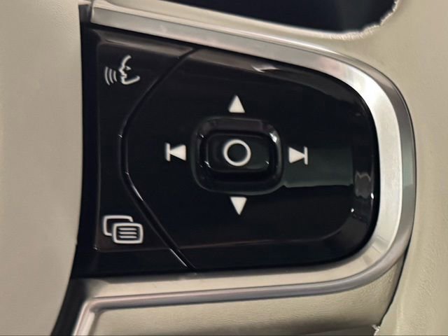 Certified 2023 Volvo XC60 B5 Ultimate image 21