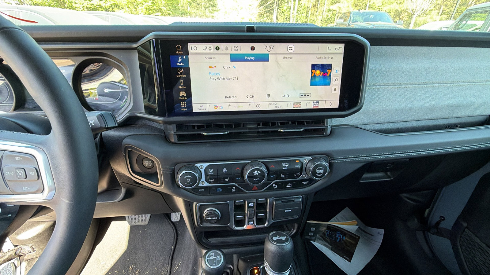 Used 2025 Jeep Wrangler Sahara w/ Safety Group AWD/4WD image 30