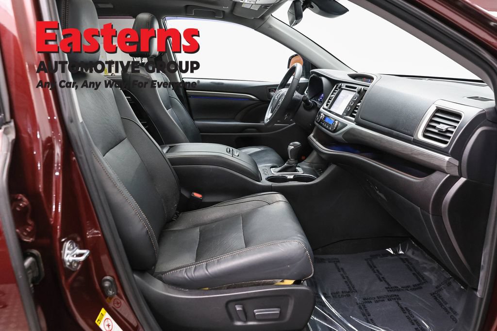 Used 2019 Toyota Highlander Limited Platinum AWD/4WD image 28