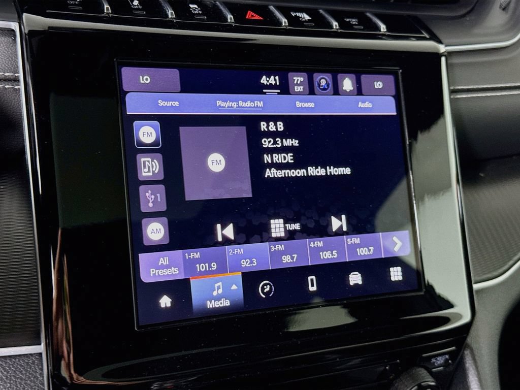 Used 2025 Jeep Grand Cherokee Laredo X AWD/4WD image 7