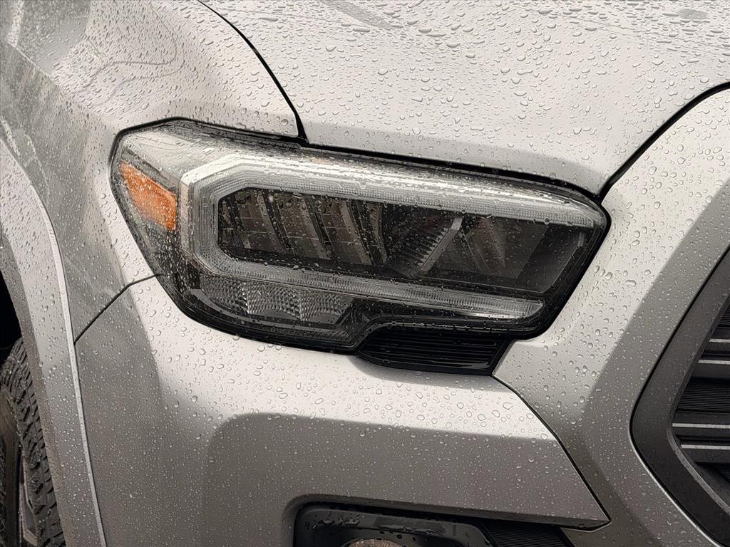 Used 2020 Toyota Tacoma TRD Sport w/ TRD Premium Sport Package image 12