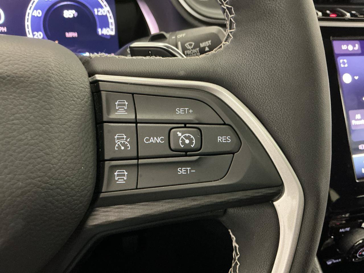 Used 2023 Jeep Grand Cherokee Altitude AWD/4WD image 24