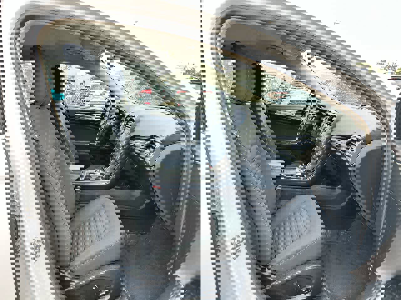 Used 2018 Ford Fusion SE image 26