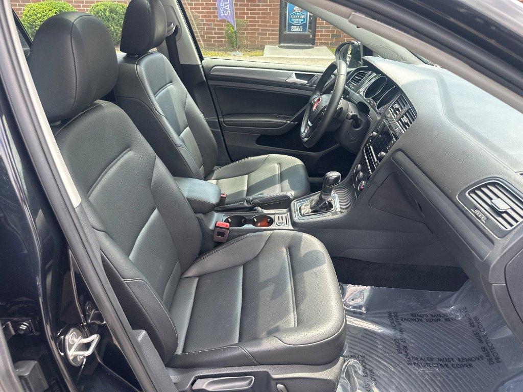 Used 2021 Volkswagen Golf 4-Door image 20