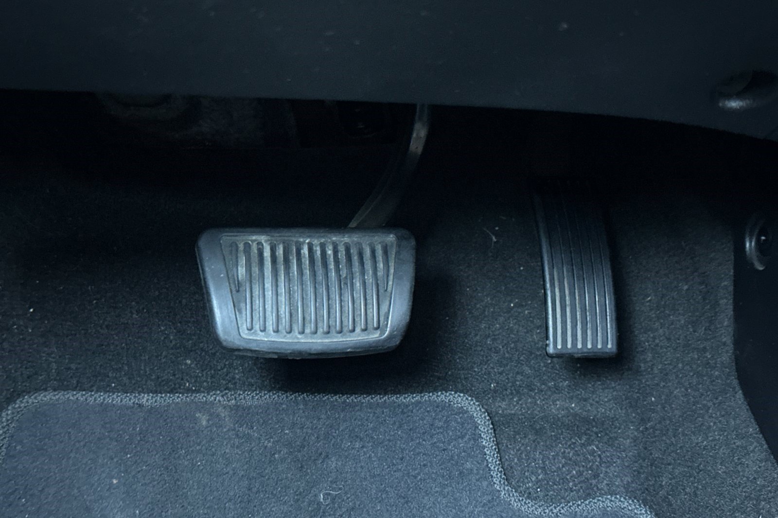 Used 2012 Hyundai Accent SE FWD image 36