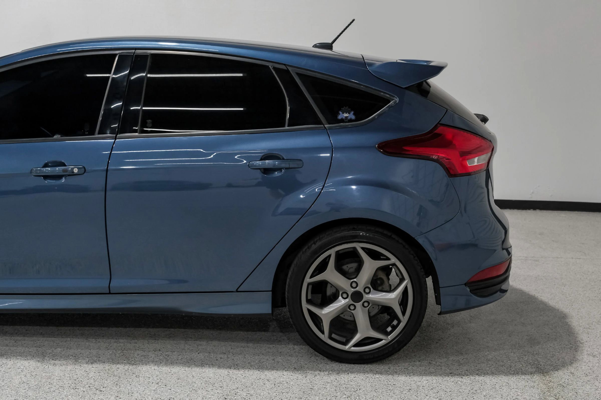 Used 2018 Ford Focus ST image 11