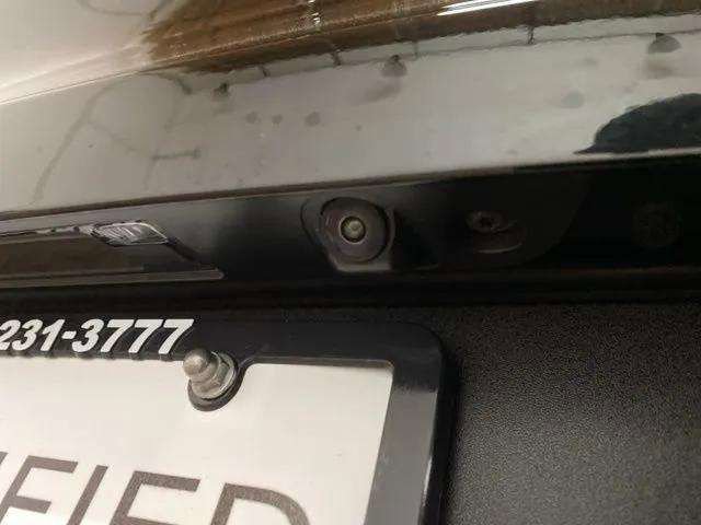 Used 2025 Volvo XC40 B5 Core image 87