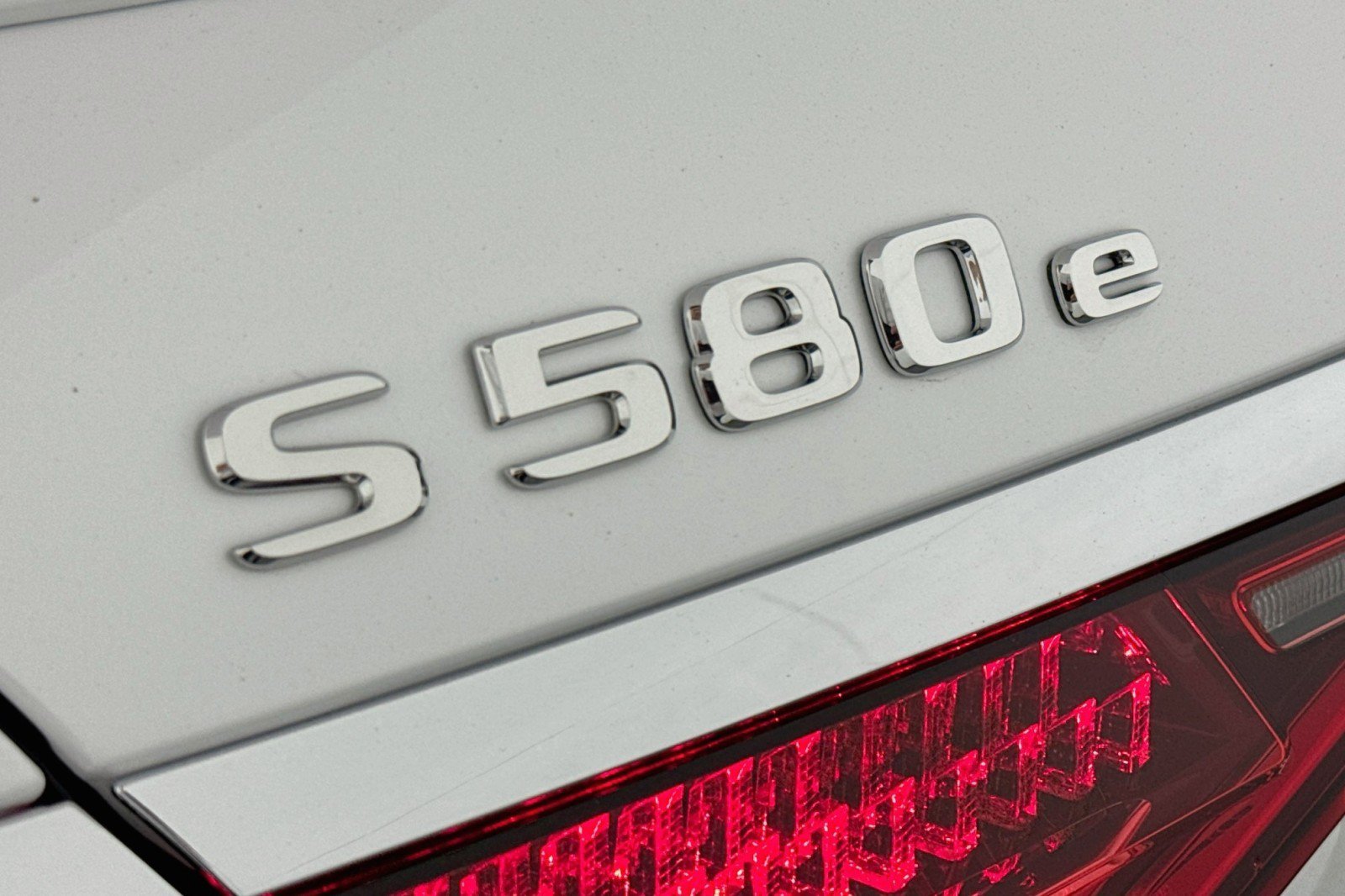New 2026 Mercedes-Benz S 580e 4MATIC Sedan image 8
