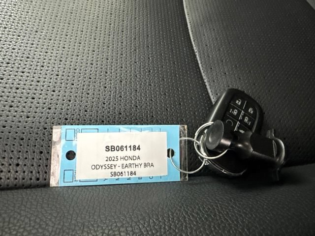 Certified 2025 Honda Odyssey Elite image 36